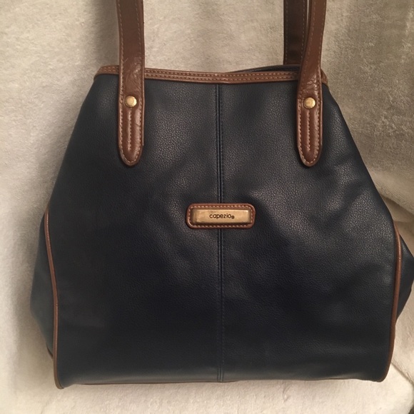 Capezio Handbags - 🍀Capezio Satchel Bag